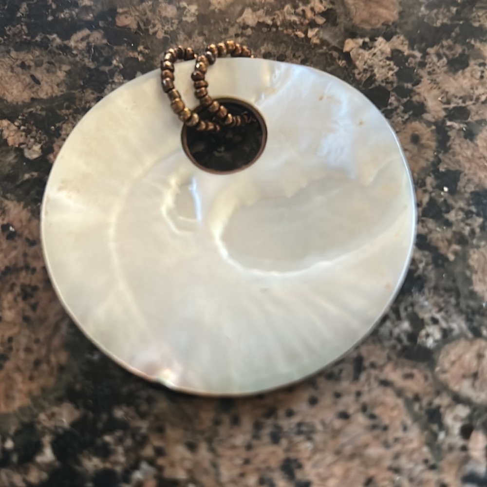 Shell pendant - Picture 2 of 2